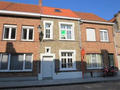 Rijwoning met 1 slaapkamer en zonnig, ruim terras in centru…