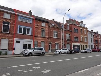 Rijwoning met 2 slaapkamers en koertje te huur in Gent