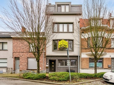 Ruime woning te koop 5 slpk, 2 badkamers en tuin