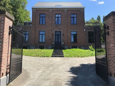 Unieke historische karaktervolle manoir in Machelen