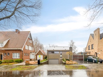 Volledig gerenoveerde woning met 5 SLK, bijhuis en tuin