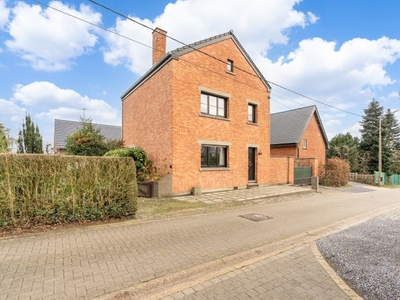 Vrijstaande woning met tuintje in rustige straat