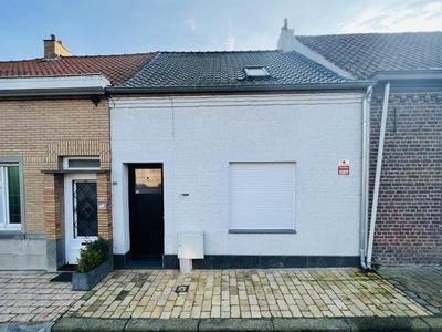 Instapklare gerenoveerde woning met garage