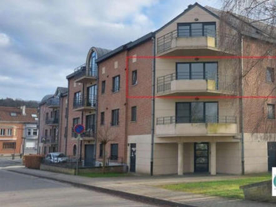 Licht appartement met 1 slaapkamer en terras