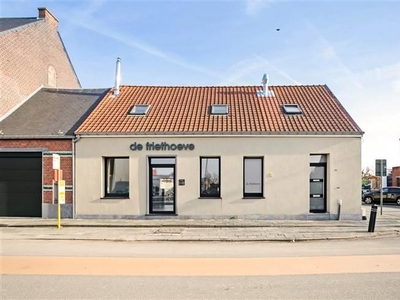 Moderne handelszaak op strategische locatie te Kontich