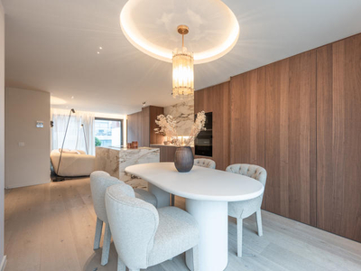 Mooi vernieuwde penthouse met zeer ruime terrassen