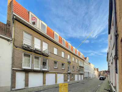 3 slaapkamer appartement met garage op rustige ligging