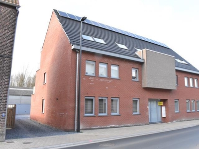 Recent appartement met 2 slaapkamers, garage, autostaanplaat