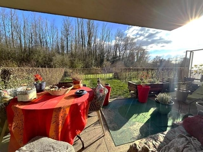 Schitterend appartement met tuin en garage