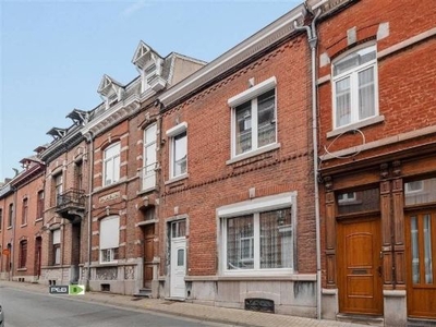 5002 Saint-Servais