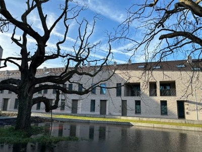 Lichtrijk duplex appartement met 3 slaapkamers in centrum B