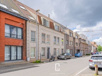 Recent instapklaar appartement met 2 slaapkamers in centrum