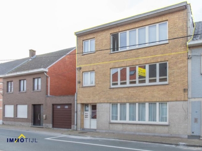 Appartement met terras, 2 slaapkamers, centrum Peizegem!