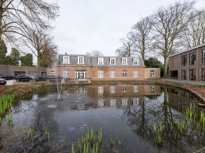 Centraal gelegen kantoorgebouw ca. 600m² op unieke locatie!