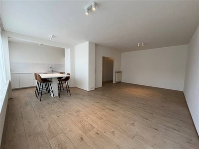 Gerenoveerd modern 2 slp appartement