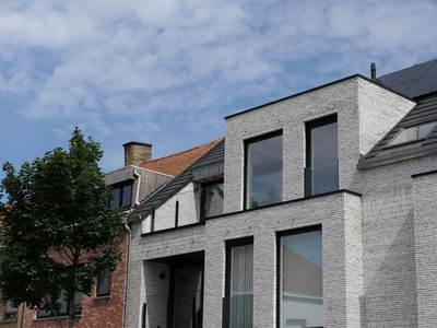 Nieuwbouwappartement met garage te huur