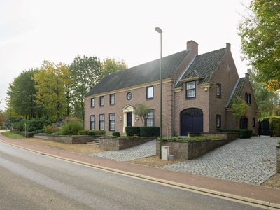 Rustig gelegen exclusieve villa op een perceel van ca. 2025