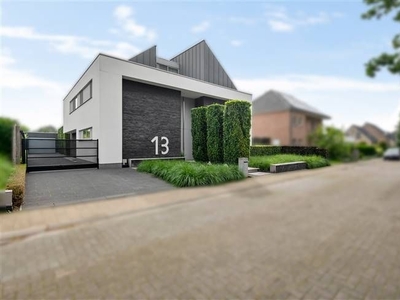 Rustig gelegen, moderne en energiezuinige villa met 4 slaapk