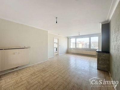 Te Huur: Ruim 2-slaapkamer appartement met extra kamer