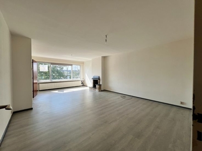 Tweeslaapkamerappartement met balkon en garage