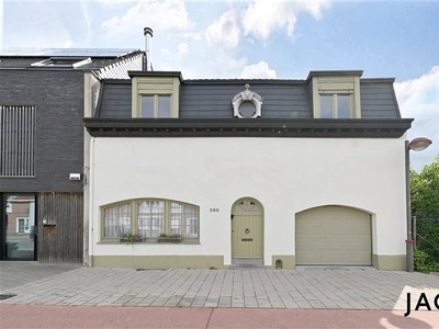 Unieke woning met 4 slaapkamers en garage!