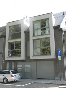 Zeer mooi appartement gelegen onder de kerktoren van de geme