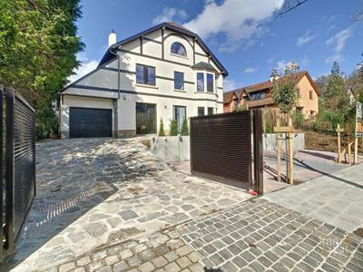 Avenue de la Sapinière - Villa with 6 bedrooms, garage and g