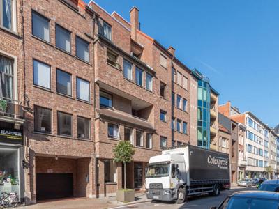 Centraal gelegen, ruim appartement met garagebox te Mechelen