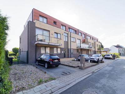 Gemeubeld gelijkvloers appartement met terras