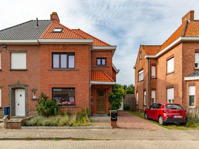 Gerenoveerde, energiezuinige, lichtrijke en moderne woning