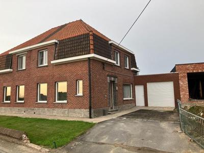 Gerenoveerde woning met 4 slaapkamers!