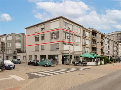 Hoekappartement met 2 slpks en terrasje te Deurne!