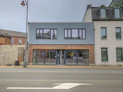 IMMEUBLE DE BUREAUX AVEC UNE TRES BELLE VISIBILITE A ANS