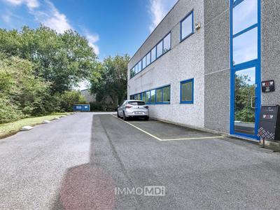 IMMO MDi - 195m2 de bureaux et 72m2 de stock