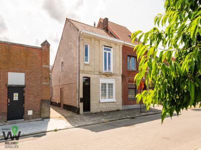 Karaktervolle woning op een ruim perceel