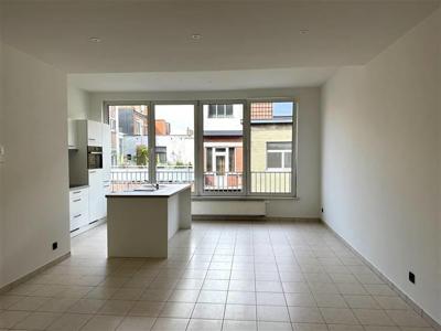 Lichtrijk éénslaapkamerappartement te huur op topligging te