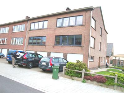 Mooi, ruim appartement met garage, rustige locatie