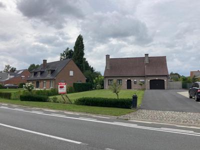 Mooie goed gelegen en uiterst ruime gezinswoning met garage,