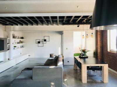 Unieke bemeubelde loft van 158m² (inclusief garage)