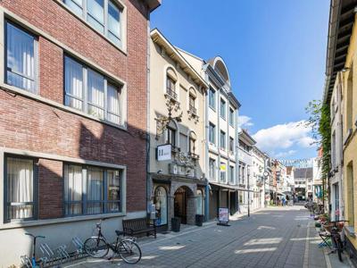 Prachtig, karaktervol pand - Centrum Hasselt - Ruim appartem