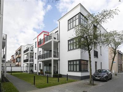 Recent appartement met staanplaats en berging