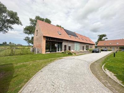 Recente HOB met 3 kamers op een rustige site nabij het bruis