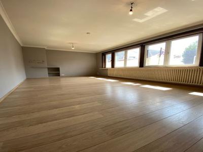 Ruim duplex appartement in centrum Wingene