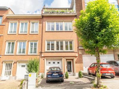 SUPERBE MAISON 3CH. + BUREAU AVEC TERRASSE ET JARDIN