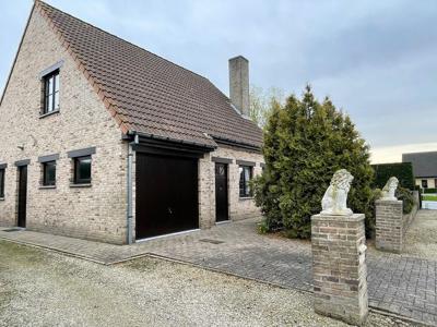 Vrijstaande woning in doodlopende straat.