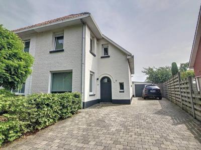 Woning met drie slaapkamers en ruime tuin te huur in Essen!