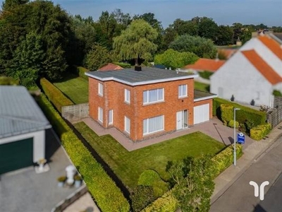 Landelijk gelegen, solide woning met prachtige tuin en weide