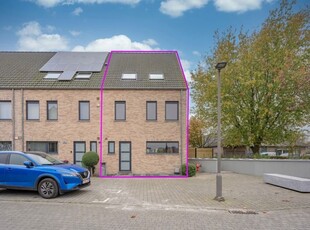 Woning met 6 slpk, zonnige tuin en parkeerplaats