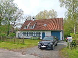 Instapklare villa met 4 slaapkamers te Deurle