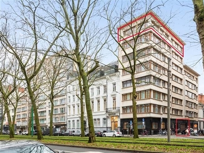 Instapklare penthouse (124 m²) met vier slaapkamers en autos